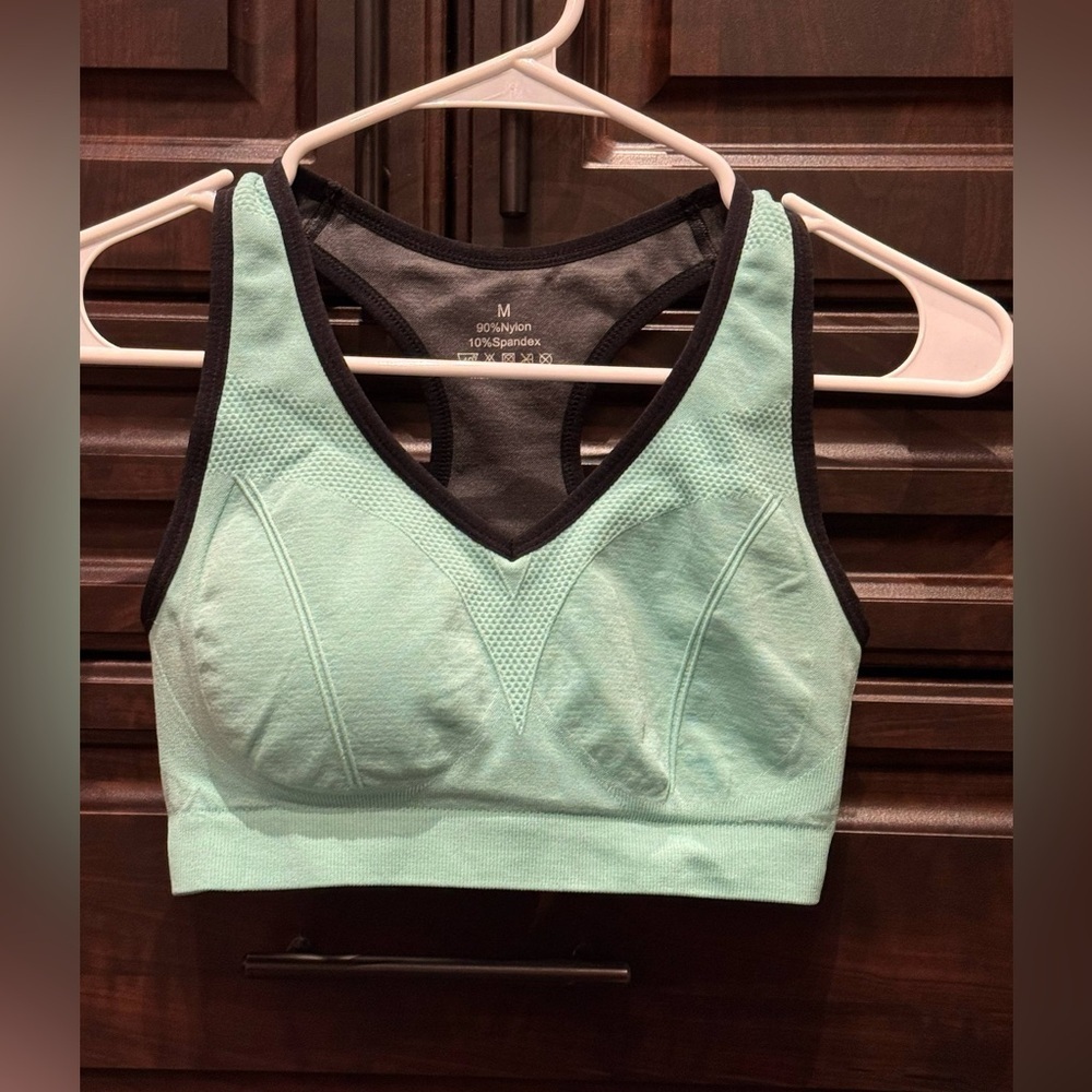 Women's Mint Green Sports Bra MEDIUM